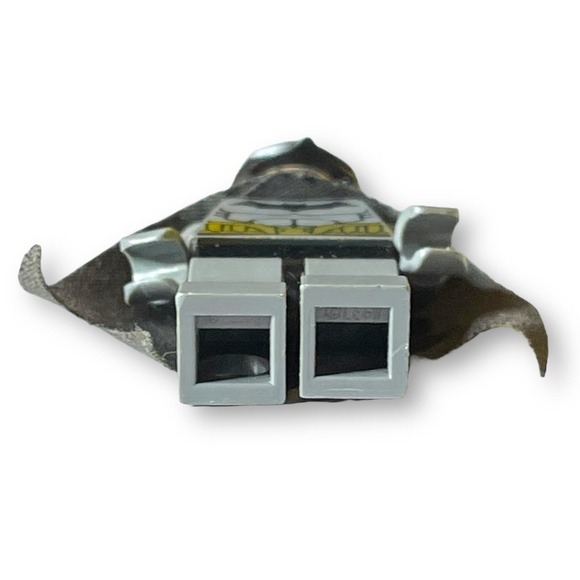 LEGO Minifigure Batman Jokerland Gray Suit Collectible - Picture 7 of 8